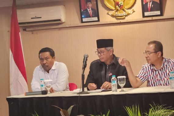 Muncul Mosi Tak Percaya, Tim Sembilan Minta Dewan Pembina PGRI Turun Tangan - JPNN.COM
