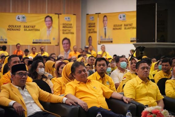 Airlangga Ingatkan Kader Golkar Pentingnya Memenangkan Pemilu 2024 - JPNN.COM