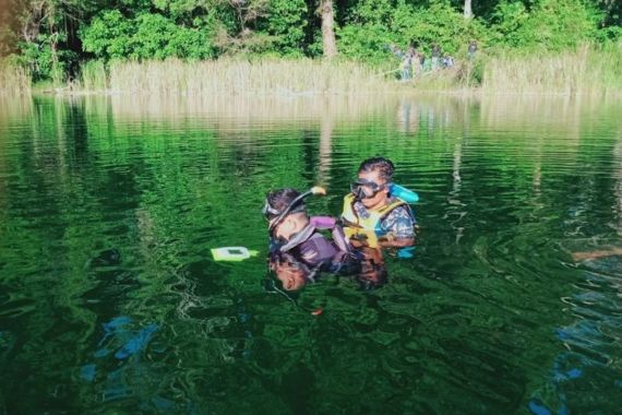 Remaja Tenggelam di Danau Rana Kulan Ditemukan Sudah Meninggal Dunia - JPNN.COM