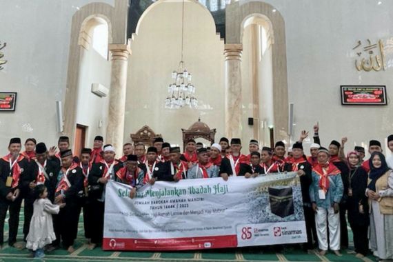Bank Sinarmas Syariah Berangkatkan Puluhan Nasabah Calon Jemaah Haji ke Tanah Suci - JPNN.COM