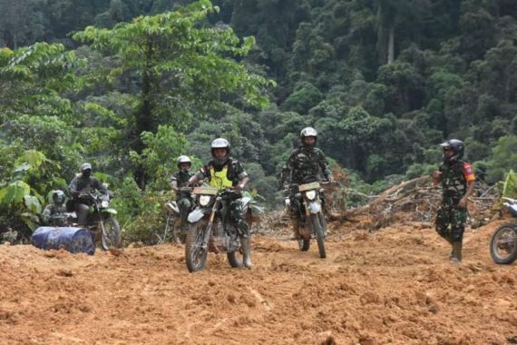 Brigjen Pribadi Jatmiko Tegaskan TNI Siap Membantu Kesulitan Masyarakat di Pedalaman Kalbar - JPNN.COM