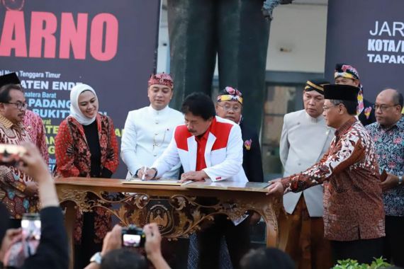 Haul Presiden Pertama RI, BPIP dan 22 Kabupaten/Kota Deklarasikan Jaket Bung Karno - JPNN.COM