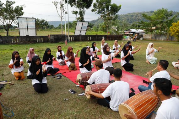 Pemuda dan Perempuan Ganjar Adakan Pelatihan Tari di Gowa - JPNN.COM