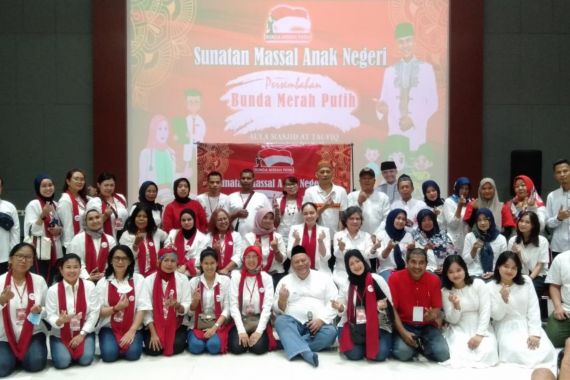 Gelar Khitan Massal, Bunda Merah Putih Harapkan Anak Sehat dan Indonesia Hebat - JPNN.COM