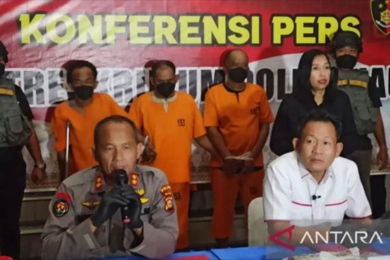 Beraksi Bareng 2 Oknum TNI, 3 Perampok Bersenpi di Bank Panin Pekanbaru Segera Diadili - JPNN.COM