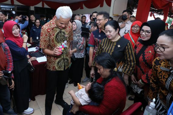 Ganjar Gencarkan Imunisasi Polio Untuk Perwujudan Indonesia Emas 2045 - JPNN.COM