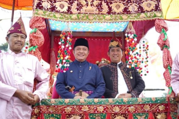 Festival Danau Ranau Dibuka, Herman Deru Yakin Berdampak Besar Terhadap Ekonomi & Pariwisata - JPNN.COM