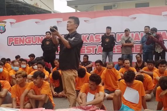 Ratusan Preman di Medan Ditangkap Anak Buah Kombes Valentino, Lihat - JPNN.COM