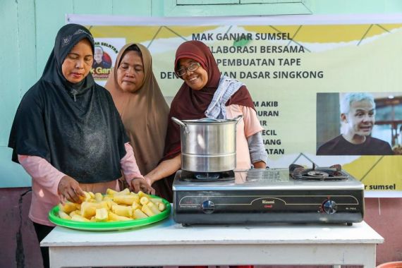 Mak Ganjar Sumsel Ajarkan Masyarakat Membuat Tapai dari Singkong - JPNN.COM