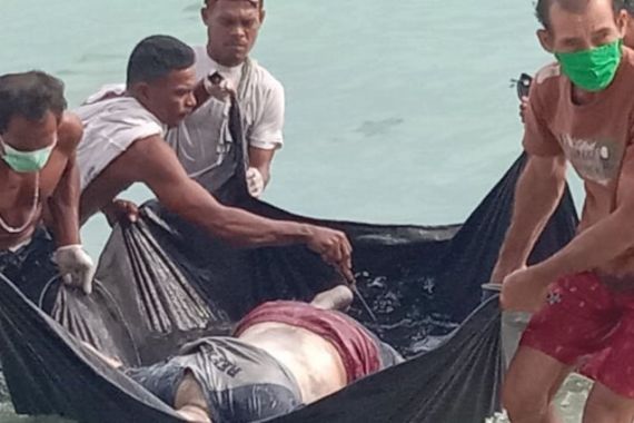 Ada Mayat Pria Tanpa Identitas Ditemukan di Perairan Halmahera - JPNN.COM