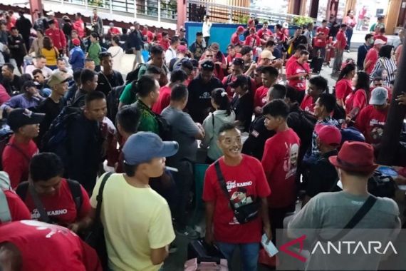 Menghadiri Puncak Bulan Bung Karno, 1.200 Kader PDIP Kalbar Berangkat ke Jakarta - JPNN.COM