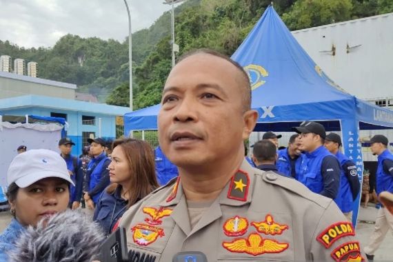 Polri dan TNI Mengejar Pelaku Teror Penembakan di Bandara Kenyam Nduga - JPNN.COM