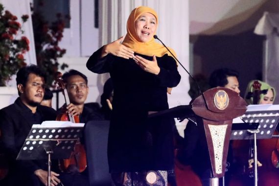 Hadiri Raker Komwil IV Apeksi, Khofifah: Semoga Lahirkan Rekomendasi Strategis Pembangunan - JPNN.COM