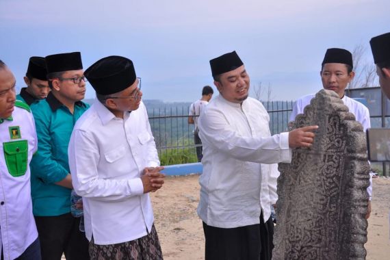 Sekjen PPP Kunjungi Titik Nol Kilometer Peradaban Islam di Tapanuli Tengah - JPNN.COM