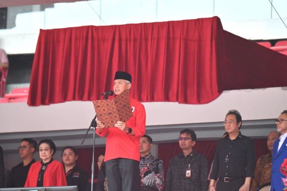 Puncak Bulan Bung Karno, Jokowi Menyebut Nama Ganjar Capres 2 Kali, Pertanda Apa? - JPNN.COM
