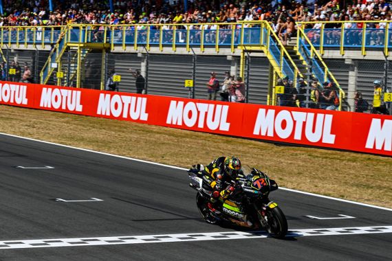 Hasil Sprint MotoGP Belanda: Lap Terakhir Dramatis, Ada Penalti - JPNN.COM