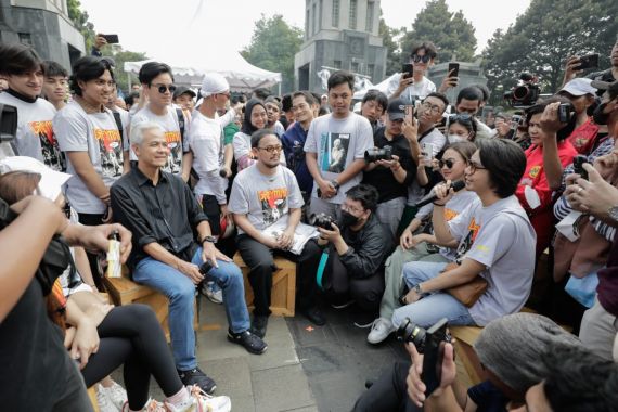 Arbani Yasiz Bertemu Ganjar Pranowo di GBK, Bahas soal Apa? - JPNN.COM