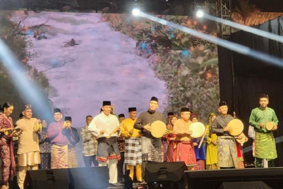 Kemendikbudristek: Kenduri Swarnabhumi Merawat Tradisi, Melestarikan Sungai Batanghari - JPNN.COM