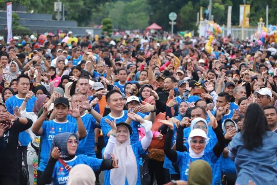 Ribuan Masyarakat Pekanbaru Meriahkan Fun Walk Polda Riau, Ada yang Dapat Motor - JPNN.COM