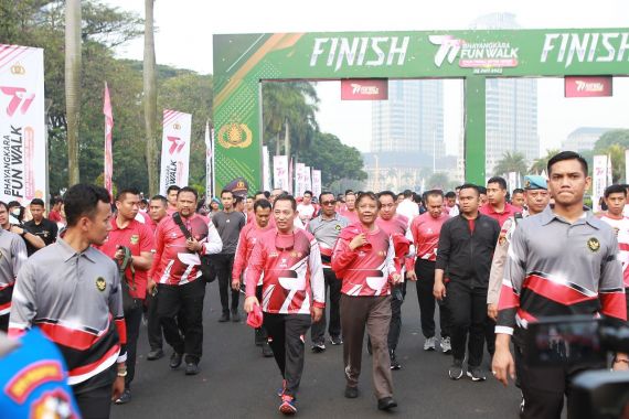 Inilah Sosok Jenderal di Balik Kesuksesan Fun Walk Hari Ke-77 Bhayangkara, Siapa Dia? - JPNN.COM