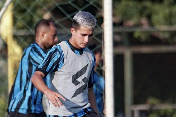Arema FC Rekrut Gelandang asal Argentina Ariel Lucero - JPNN.COM