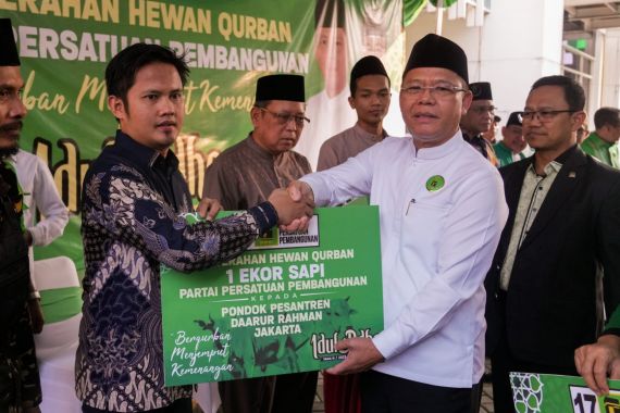 DPP PPP Serahkan Hewan Kurban ke Ponpes hingga Ormas Islam - JPNN.COM