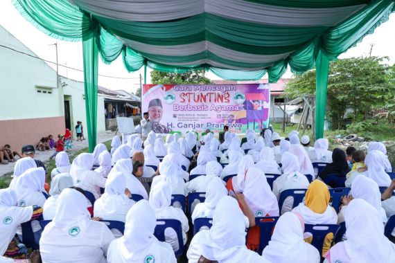 Tuan Guru Ganjar Edukasi Warga Deli Serdang Tentang Pencegahan Stunting - JPNN.COM