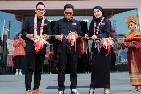 Arief Muhammad dan Juragan 99 Buka 'Payakumbuah' di Kemang, Rancak Bana! - JPNN.COM