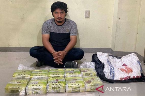 Pria Asal Aceh Ditangkap di Medan, Polisi Temukan Barang Terlarang di Mobilnya - JPNN.COM