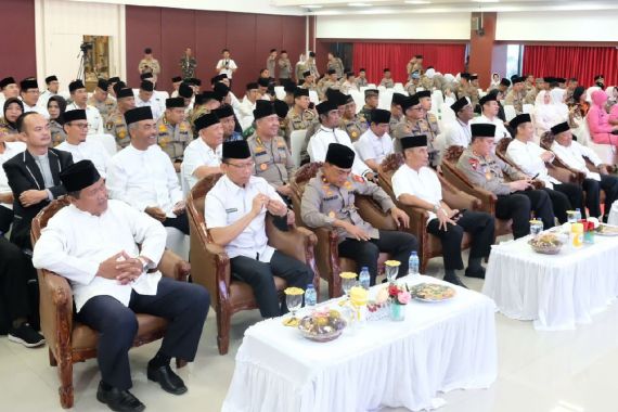 HUT ke-77 Bhayangkara, Polda Riau dan Tokoh Agama Doakan Polri Makin Baik - JPNN.COM