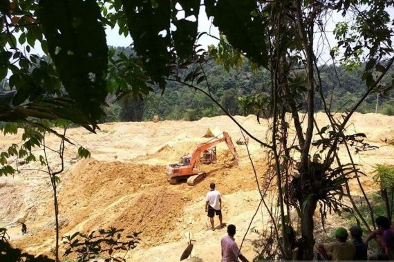 Innalillahi, Seorang Pekerja Tambang Emas Ilegal di Jambi Tewas Tertimbun Tanah - JPNN.COM
