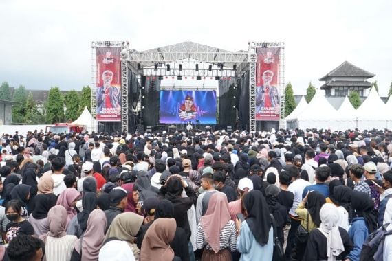 Pesta Rakyat Ganjar Pranowo Sukses Menghibur Warga di Magelang, UMKM Ketiban Berkah - JPNN.COM