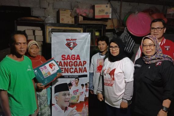Sahabat Ganjar Salurkan Bantuan untuk Korban Gempa Yogyakarta - JPNN.COM