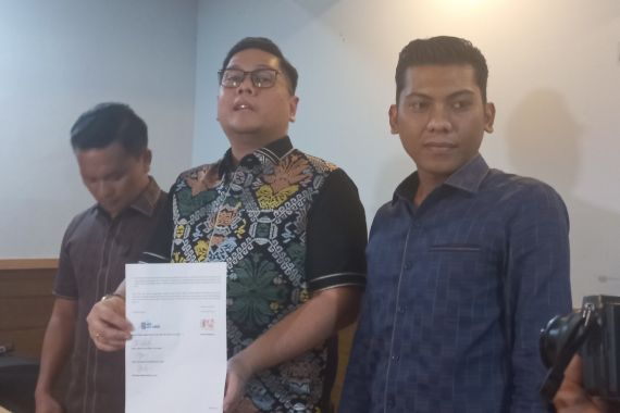 Sudah Siapkan Berkas, Lady Nayoan Siap Ajukan Cerai? - JPNN.COM