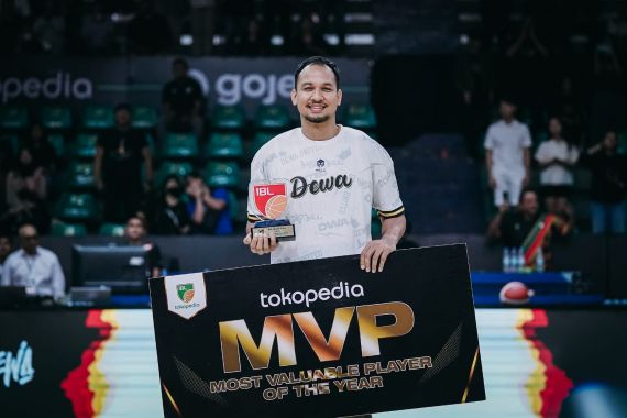Kaleb Ramot Gemilang Raih Gelar MVP IBL 2023, Begini Respons Legenda Basket Indonesia - JPNN.COM