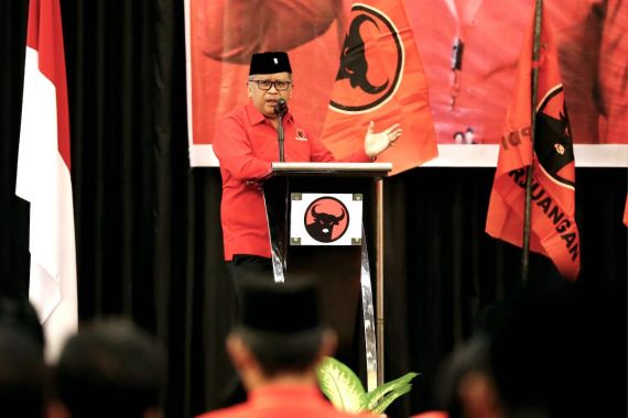 Hasto ke Padang, Bu Mega Punya Pesan untuk Banteng Ranah Minang - JPNN.COM