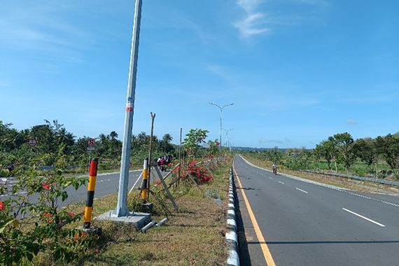 Kabel Lampu Penerangan Jalan Bypass BIL-Mandalika Kembali Digasak Maling - JPNN.COM