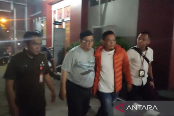 Mantan Ketua DPRD Jabar Dieksekusi ke Lapas Banceuy - JPNN.COM