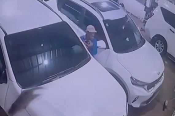 Maling Spion Beraksi Tiga Kali dalam Semalam di Bekasi, Videonya Viral, Tuh Lihat - JPNN.COM