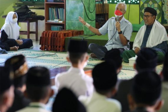 Era Ganjar Pranowo, Pengelolaan Zakat ASN Jateng Berjalan Rutin dan Merata - JPNN.COM