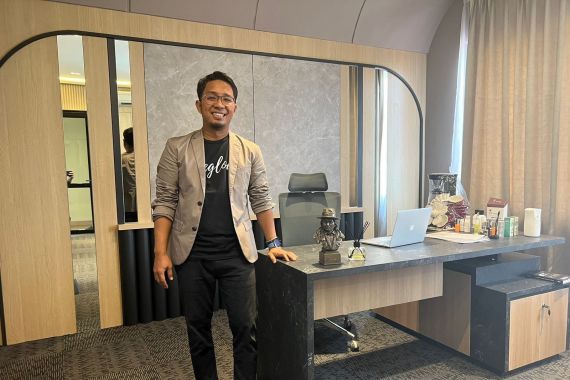 Mantan Petani Singkong Pengagum Gus Dur itu Sukses Bangun Brand Skincare - JPNN.COM