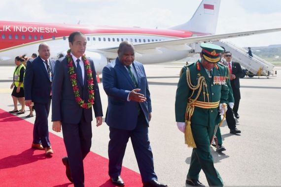 Presiden Jokowi Berkunjung di Papua Nugini, PM James Marape Menyambut - JPNN.COM