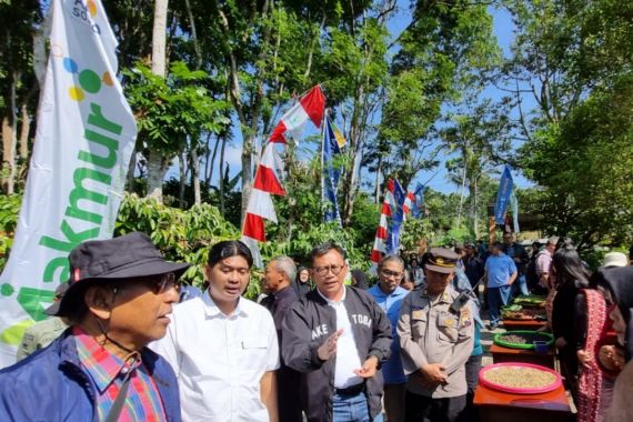BUMN Genjot Produksi Kopi Rakyat di Jawa Tengah - JPNN.COM