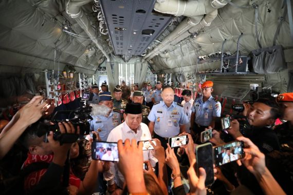 RI Boyong Super Hercules C-130J, Pengamat: Diplomasi Pertahanan Prabowo Sukses - JPNN.COM