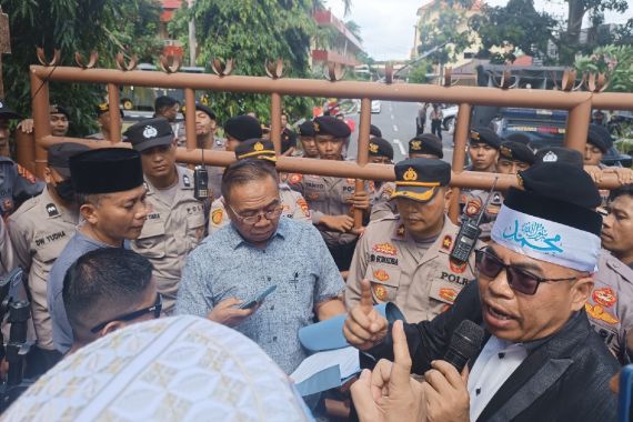 Warga Lombok Minta Presiden Jokowi dan Kapolri Segera Tangkap Panji Gumilang - JPNN.COM