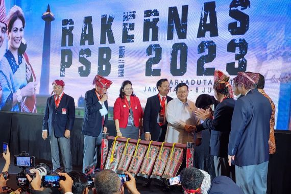 Effendi Simbolon Sebut Prabowo Nakhoda Andal, Layak Pimpin Indonesia - JPNN.COM