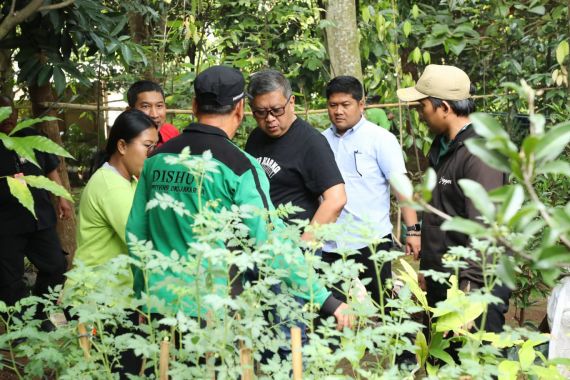 PDIP Sedang Bahagia dengan Elektabilitas Ganjar, Hukuman Budiman Pendukung Prabowo Ditunda - JPNN.COM