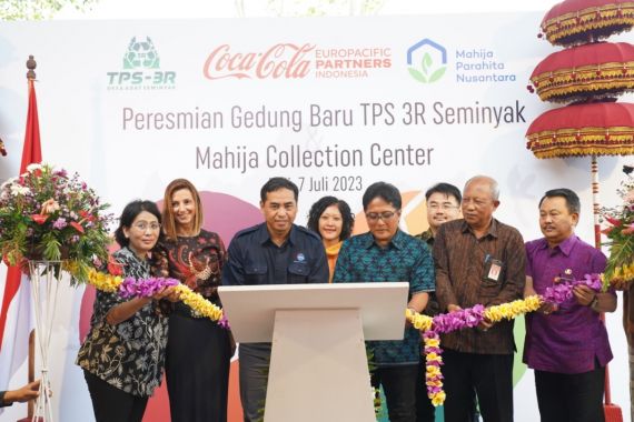 CCEP Indonesia Resmikan Pengembangan Infrastruktur TPS 3R Seminyak - JPNN.COM