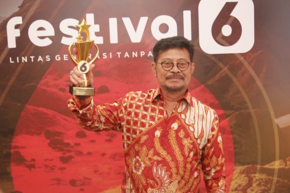 Mentan SYL Dianugerahi sebagai Tokoh Inspiratif Pembangunan Pertanian Indonesia - JPNN.COM