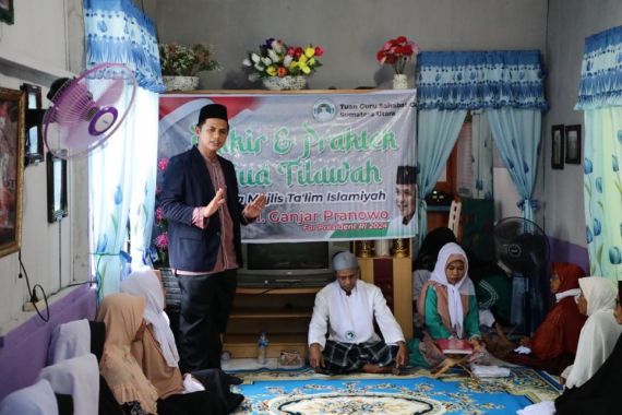 Tuan Guru Sahabat Ganjar Berikan Edukasi Seputar Sujud Tilawah - JPNN.COM